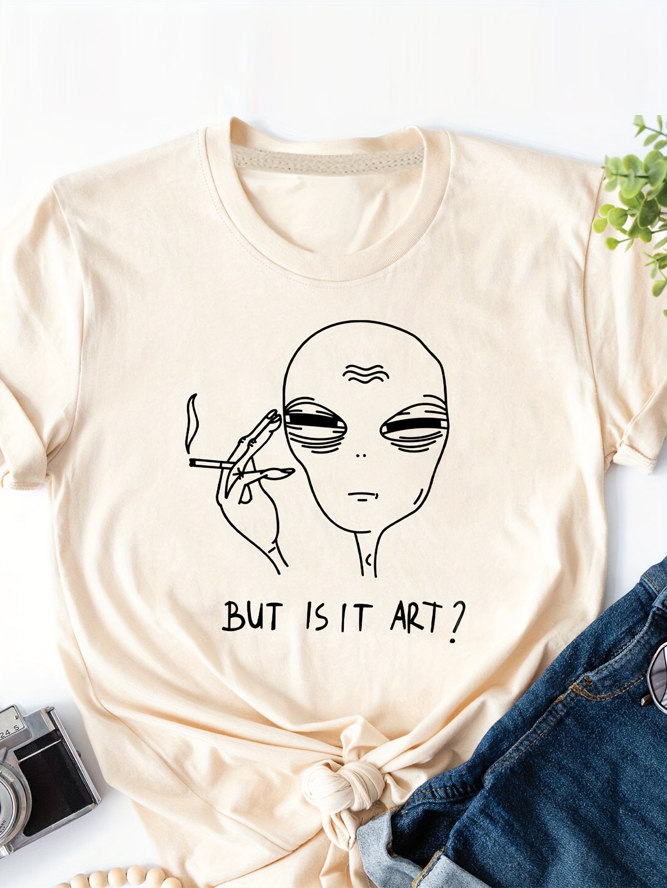 Women's Funny Alien Print T-Shirt for Spring and Summer - Casual Short Sleeve Top with Unique Design