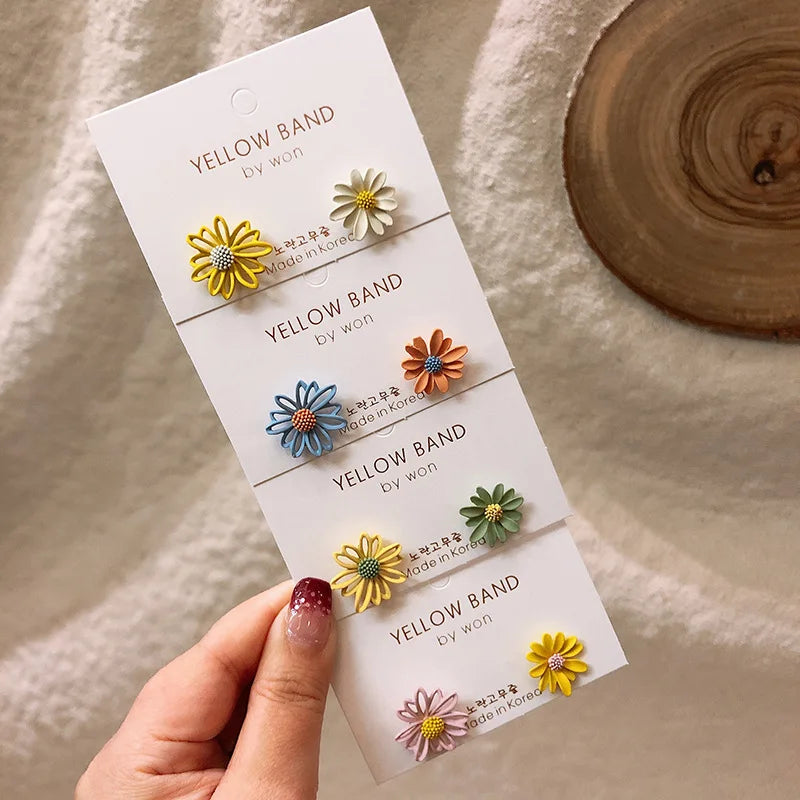 Daisy Flower Earrings Asymmetrical Korean Jewelry Cute Flower Small Stud Earrings For Women 2022 New Fashion Sweet Earring