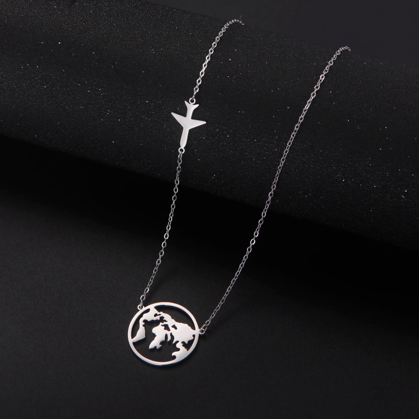 Skyrim Airplane Globe World Map Pendant Necklace Women Stainless Steel Gold Color Clavicle Chain Traveler Jewelry Birthday Gift