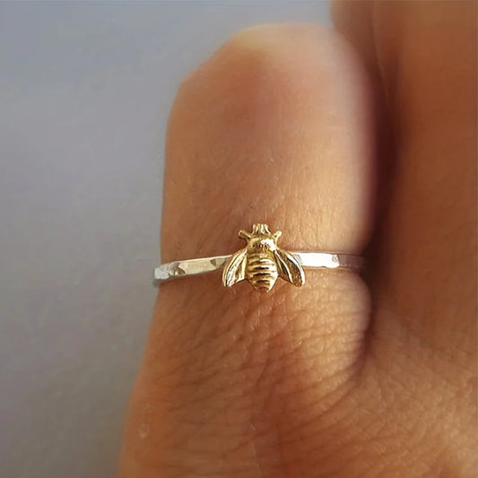 Huitan Dainty Bee Finger Ring Lady All Match Trend Jewelry for Lady Daily Wearable Delicate Design Insect Accessories for Women